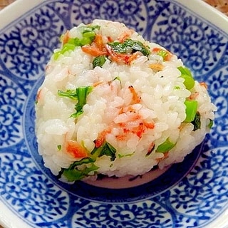 菜の花と桜えびのおにぎり